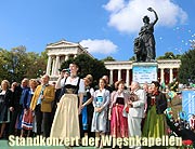 Standkonzert der Wiesn-Kapellen zu Füßen der Bavaria am Sonntag. Fotos und Videos (©Foto: Martin Schmitz)